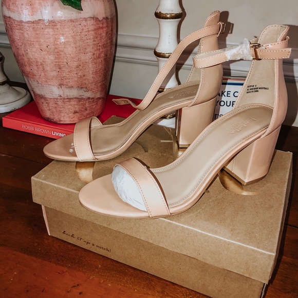 Nude block strap heels NWT - Picture 2 of 6